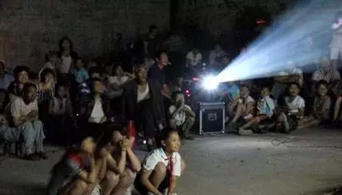 中專學歷的單位領導,也曾是碾壓你的學霸