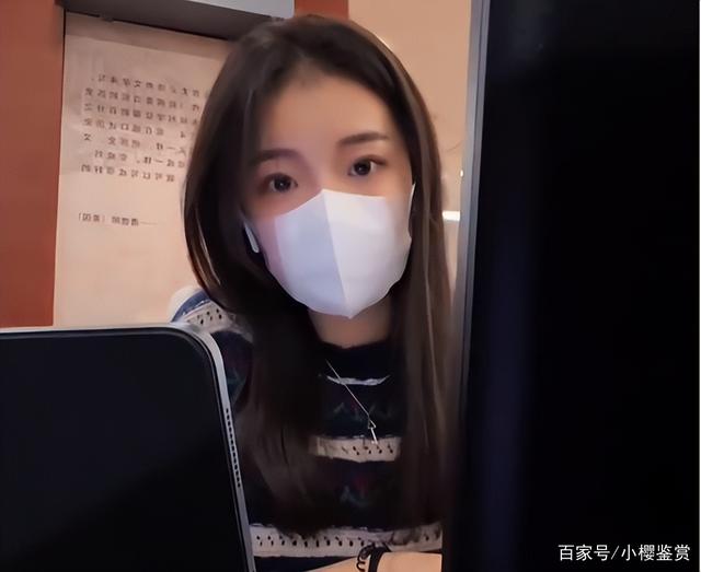 中專的風吹到了211大學,研究生曬學生證慶祝,評論區卻一股酸味