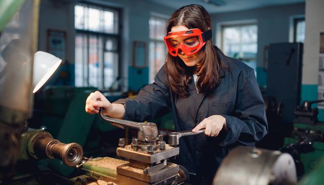 職業(yè)教育賽道很火，但培養(yǎng)“匠人”不容易